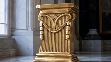 Chapiters Classic column with vertical fluting and drapery 3d model