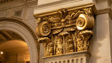 Chapiters Classic capital with acorns and oak leaf ornament 3d model