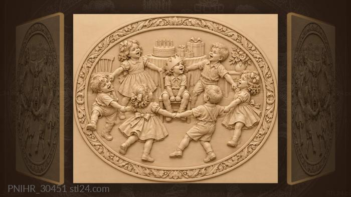 Именинник в короне слушает детский хор
